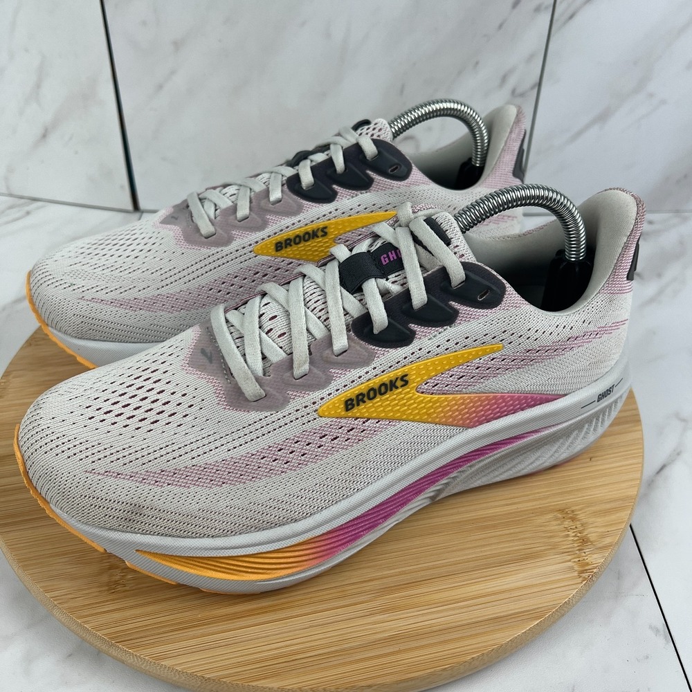 Brooks Ghost 17 Womens Size 9 2E X-WIDE Oyster Apricot Running Shoes 1204312E070 - Picture 3 of 12